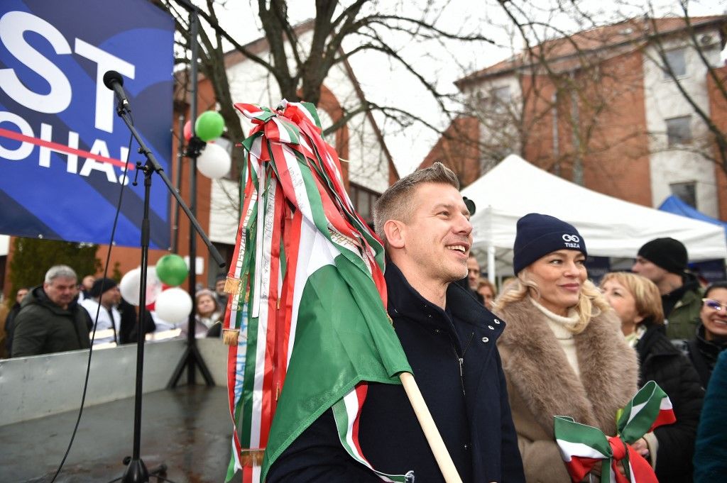 Peter Magyar, leader of the Tisza party, greets supporters during a campaign rally in Pecel, Hungary, on February 22, 2026. The campaign for the 2026 Hungarian general election kicks off yesterday. The rally comes as Peter Magyar begins a national campaign trail, planning to visit all electoral districts until the elections. (Photo by Balint Szentgallay/NurPhoto) (Photo by Balint Szentgallay / NurPhoto via AFP)