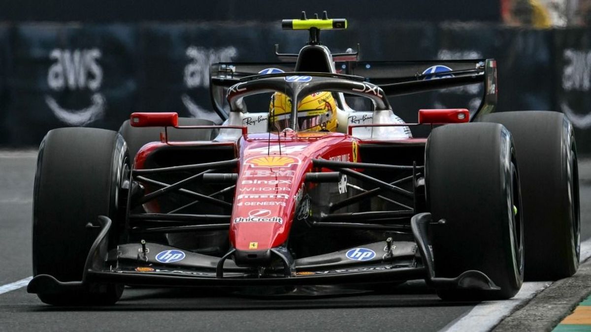 Lewis Hamiltont a Ferrari bakijáról kérdezték, ő inkább a Mercedesnek üzent