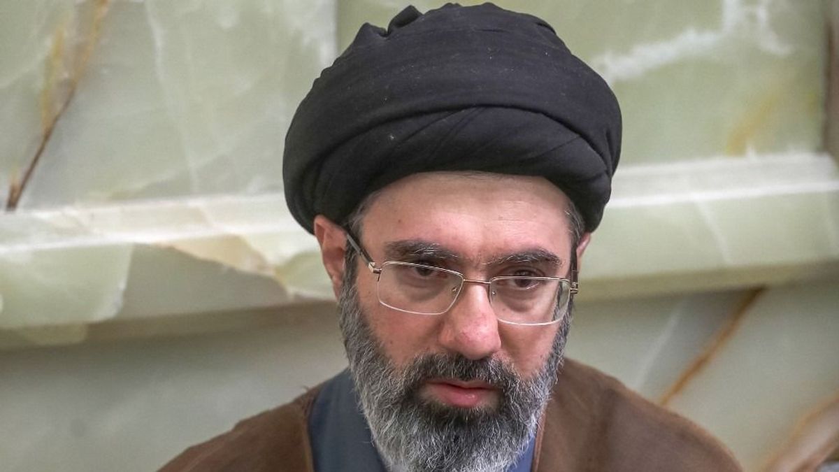 Már első megszólalásában bosszút esküdött Irán új legfelsőbb vezetője