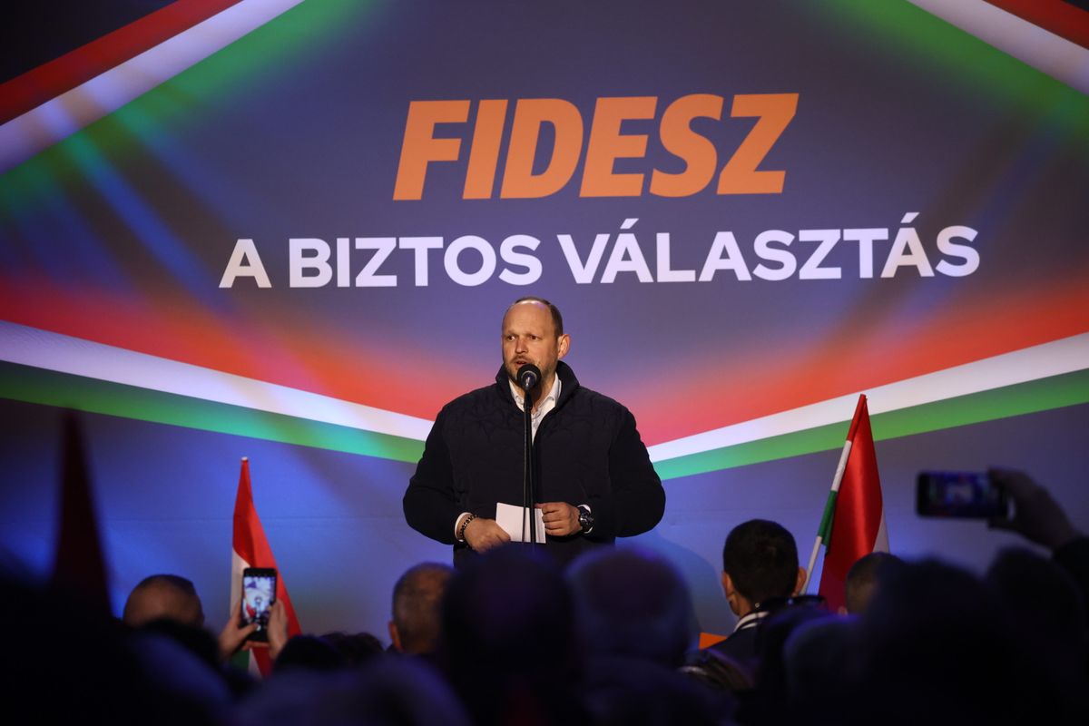 Orbán Viktor országjárás Esztergom
kampány
választás