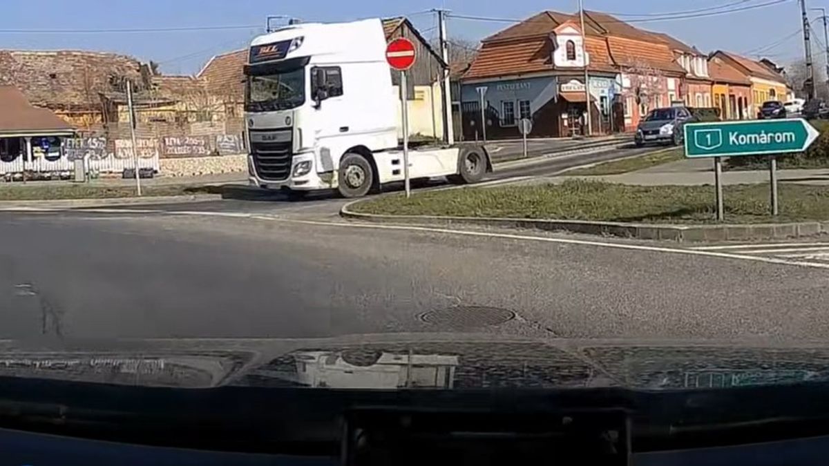 Rossz emberrel kezdett az arcátlanul siető kamionos Tatán + videó