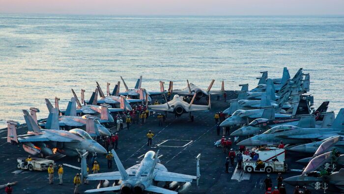 Iráni konfliktus -  Abraham Lincoln amerikai repülőgép-hordozó