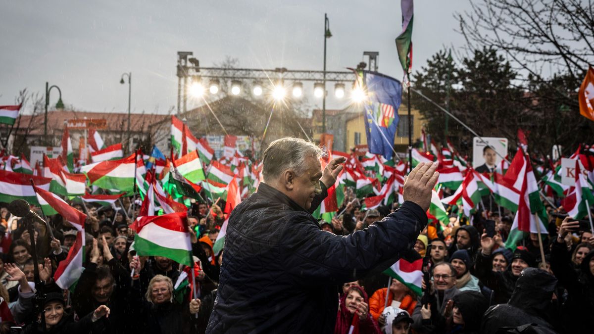 Óriási siker Orbán Viktor országjárása, most Békéscsaba következik