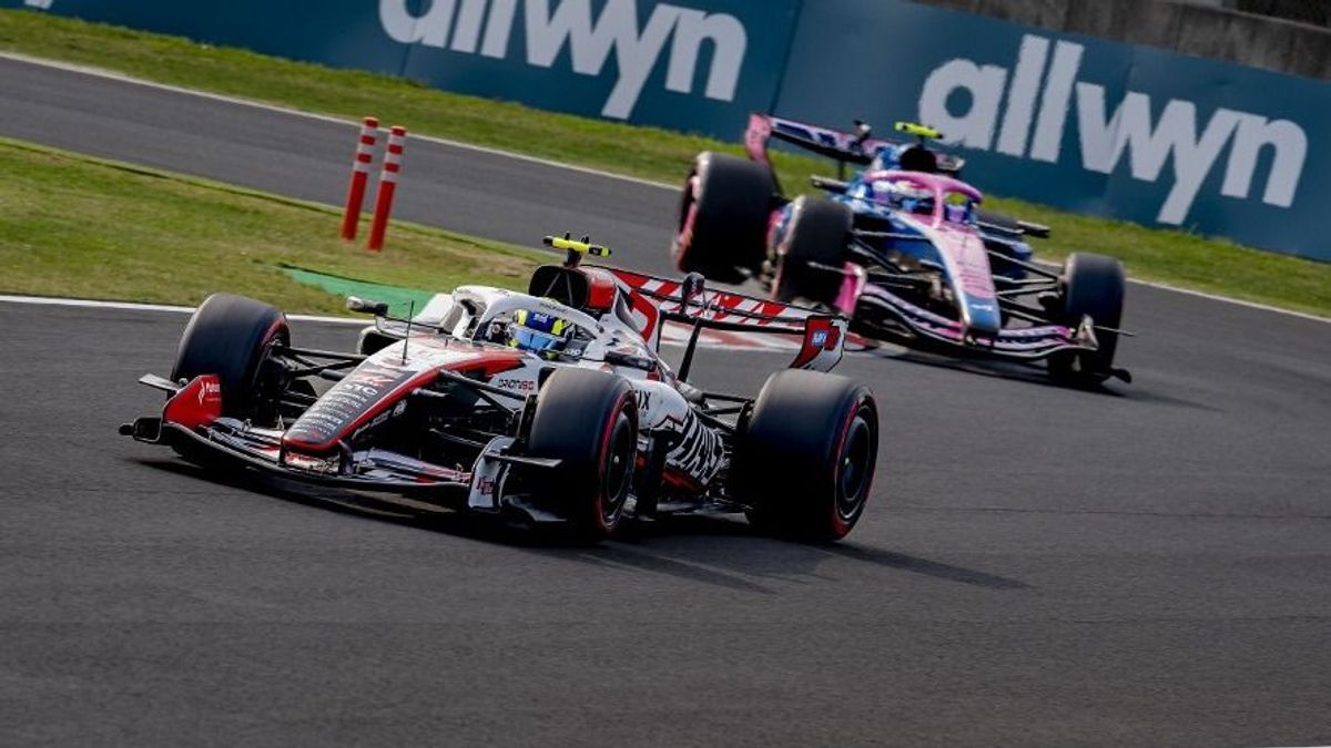 A szuzukai baleset érintettje kitálalt, egy másik pilóta nekiugrott a rivális csapat szerelőjének