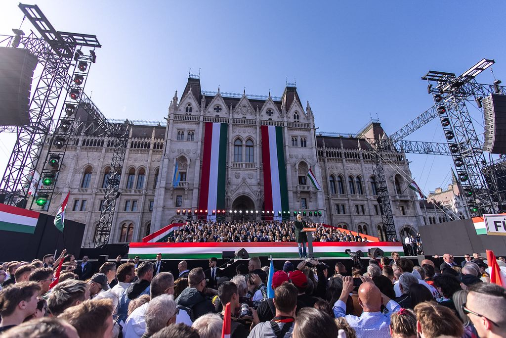 Kossuth tér március 15. Lázár