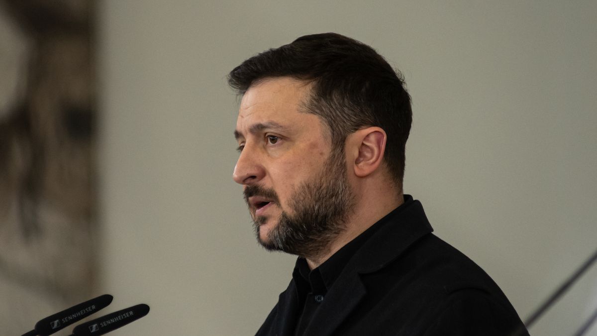 „Cséndzselik a gémet” egy önmerénylet-teóriával — de kicsodák is?