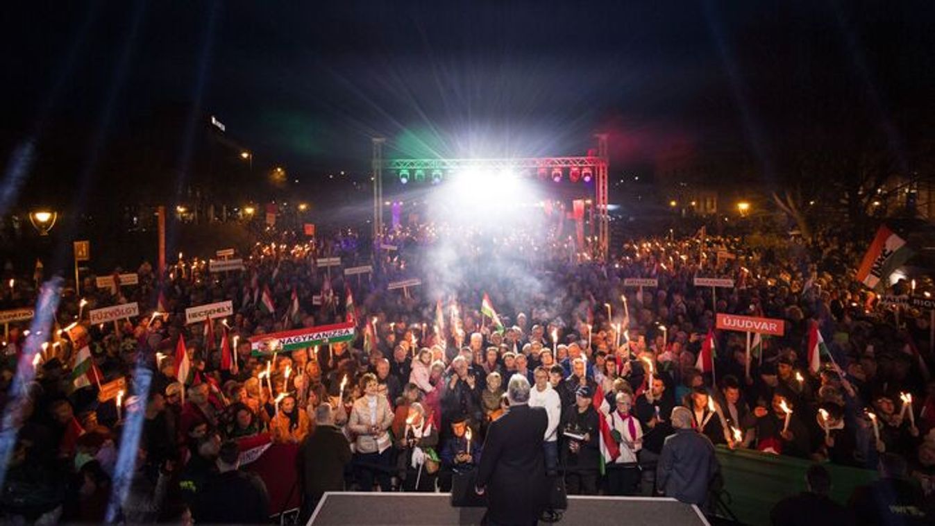 Prime Minister Viktor Orban on his nationwide tour (Photo: MTI/Prime Minister’s Communications Office/Akos Kaiser)