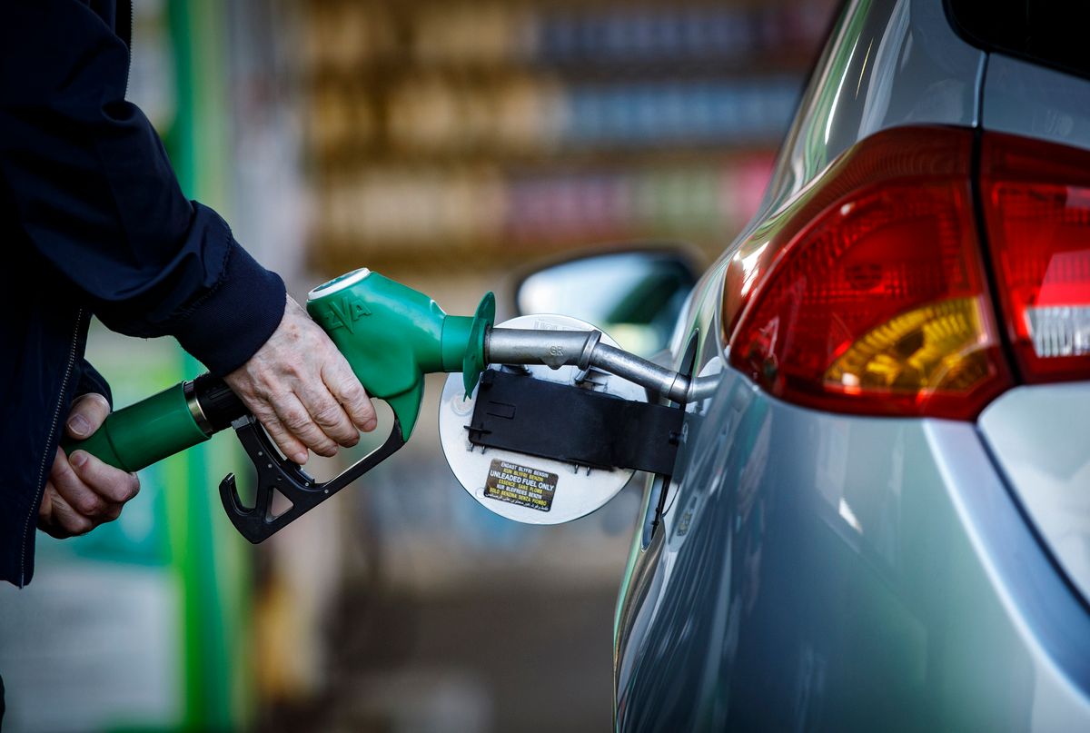 üzemanyag, 20260310 BudapestBenzinárstop.A  kormány védett árat vezetett be a benzinkutakon.A benzin ára 595 forint, míg a gázolaj ára 615 forint lesz.foto: Vémi Zoltán VZMW