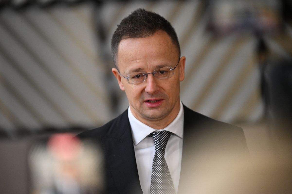 Szijjártó Péter hangsúlyozta, hogy továbbra is minden segítséget megad a külügyminisztérium a kint rekedt magyaroknak