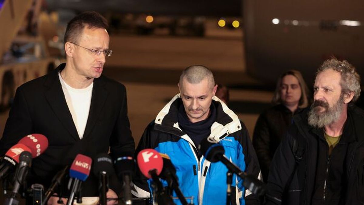 Two Hungarian POWs Return Home + Video
