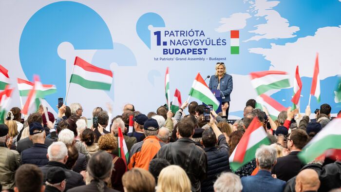 Patrióta nagygyűlés Marine Le Pen