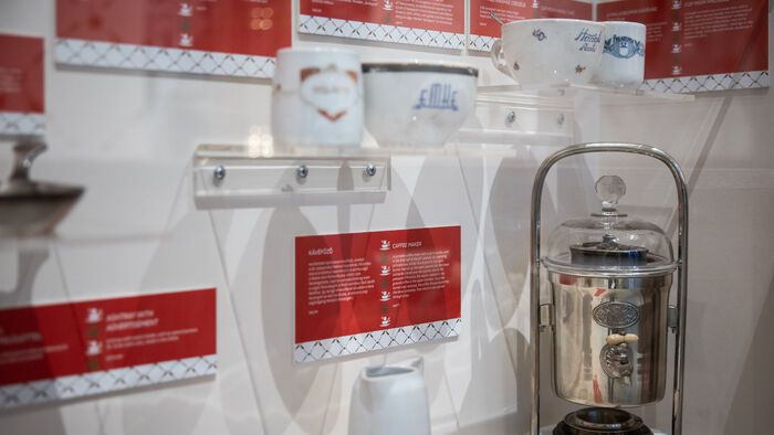 Fő a kávé kiállítás megnyitója