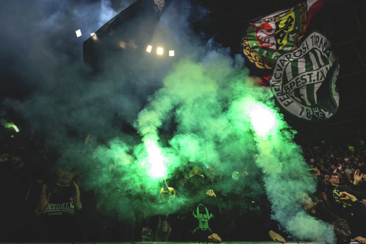 Szurkolói tűzijáték miatt is bűnhődik az FTC, de a szektorbezárást rasszista viselkedés miatt kapta a klub az UEFA-tól