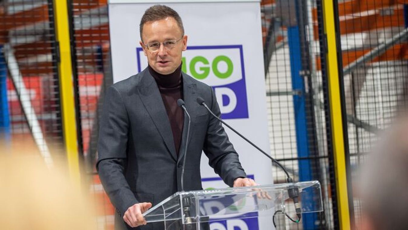 Minister of Foreign Affairs and Trade Peter Szijjarto delivers a speech at the investment announcement ceremony of SUGO FOOD Kft. in Baja on March 30, 2026 (Photo: MTI/Tamas Kacsur)