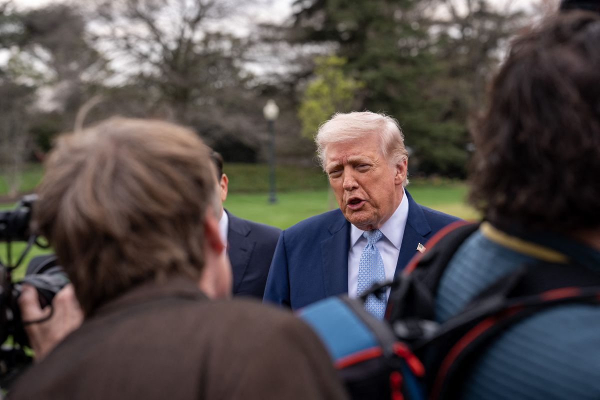 Donald Trump nem árulta el a már belengetett Irán elleni csapás részleteit