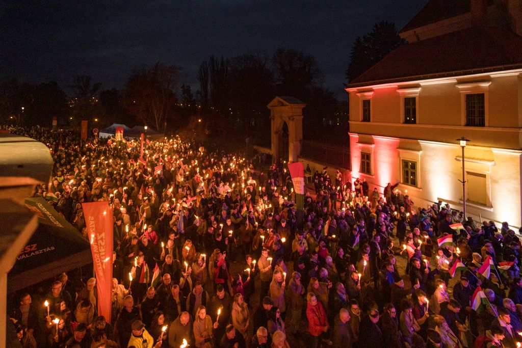Orbán Viktor országjárás Esztergom
kampány
választás
Lázár János