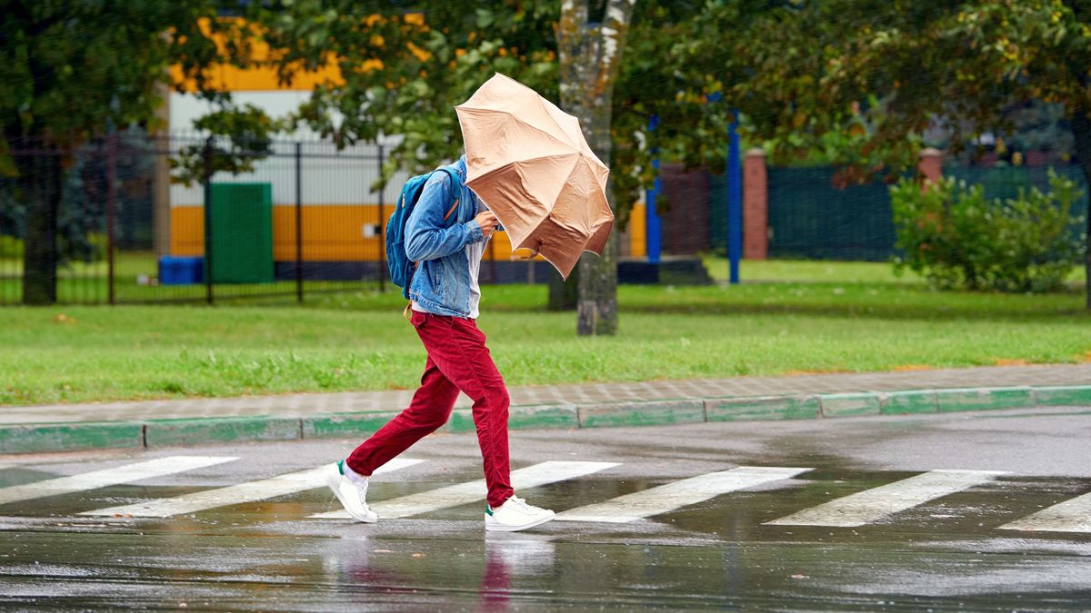 A fél országot letarolja a vihar, kiadták a riasztást + videó