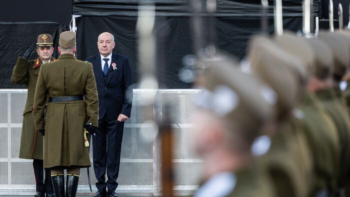 zászlófelvonás március 15.