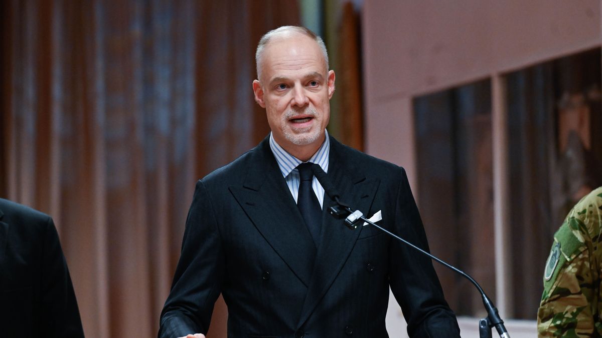 Szalay-Bobrovniczky Kristóf: Most van itt az ideje kísérletezgetni amatőrök gyülekezetével? + videó