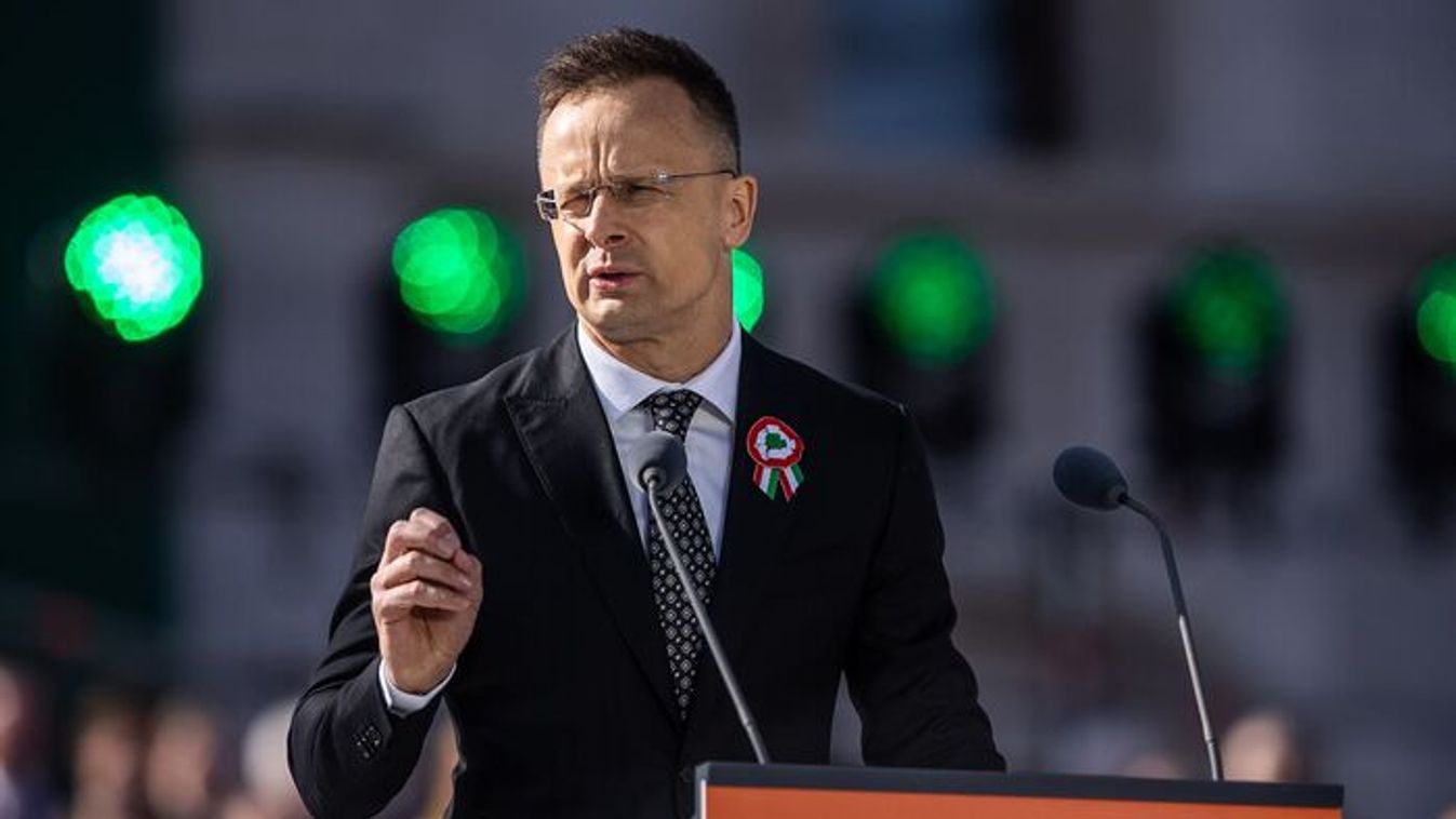 Hungarian Minister of Foreign Affairs and Trade Peter Szijjarto delivers his speech during the state ceremony on March 15 (Photo: Attila Polyak)