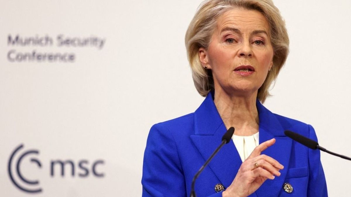 Von der Leyen túllépte hatáskörét, főparancsnoknak képzeli magát