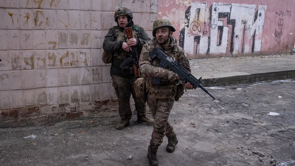 Az ukrajnai kényszersorozás bárkit utolérhet, a civilek gyorsan a fronton találhatják magukat