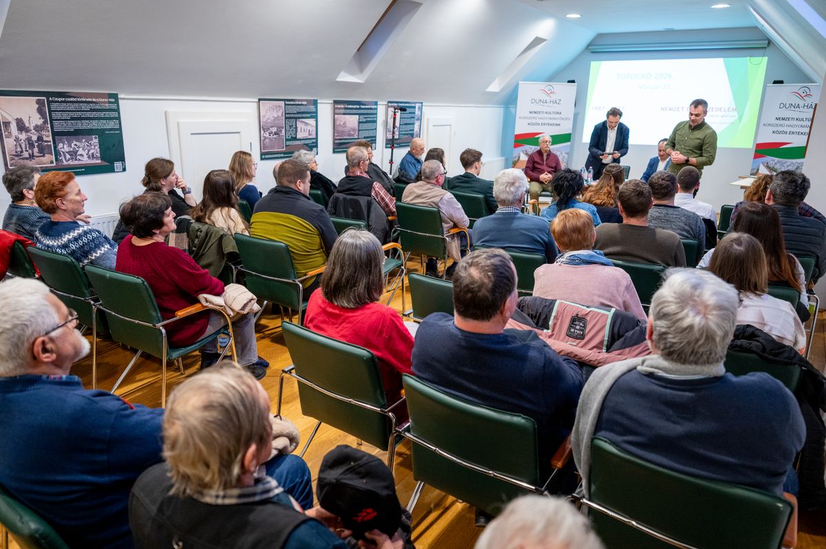 Résztvevők a Mesélő múlt nevet viselő rendezvényen a torockói Duna-házban 2026. február 27-én.