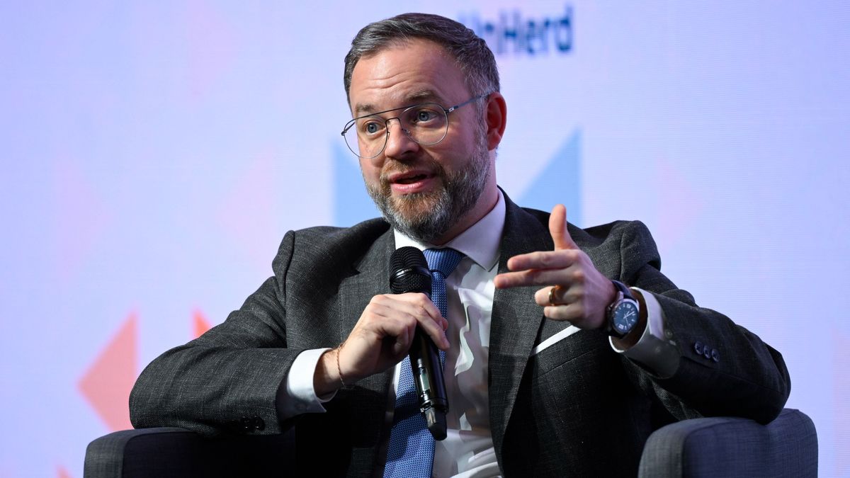 Budapest, 2026. február 9.
Orbán Balázs, a miniszterelnök politikai igazgatója a Magyar Külügyi Intézet és az Observer Research Foundation szervezésében megrendezett Budapest Global Dialogue 2026 konferencia megnyitóján tartott panelbeszélgetésen a budapesti Corinthia Hotelben 2026. február 9-én.
MTI/Bodnár Boglárka