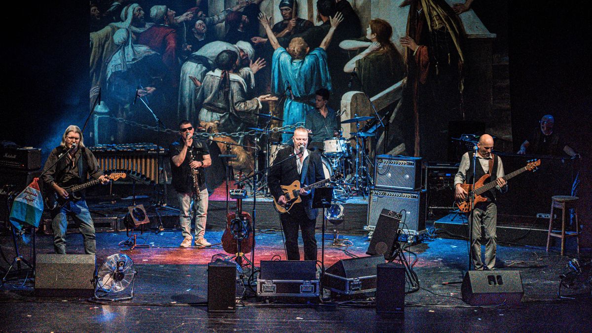 Az Ismerős Arcok új albumának dalai korrajzot mutatnak az önmagából kifordult világunkról