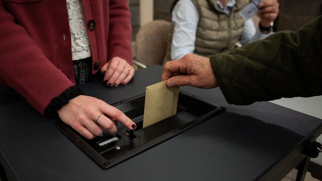 Megkezdődött Franciaországban vasárnap a helyhatósági választások első fordulója