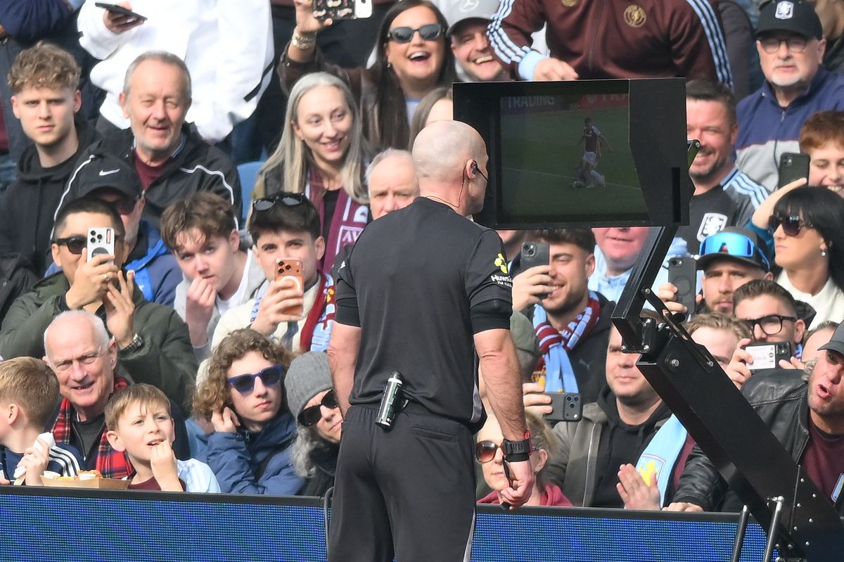 A többség szerint túl sokat kell várni a VAR döntésére a Premier League-ben
