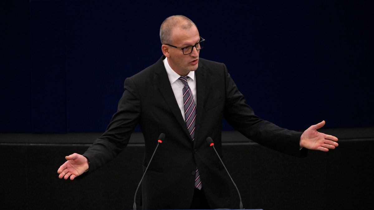 Sokkoló áremelkedés Nyugat-Európában - ezt eresztené rá a tiszás Tarr Zoltán a magyar autósokra