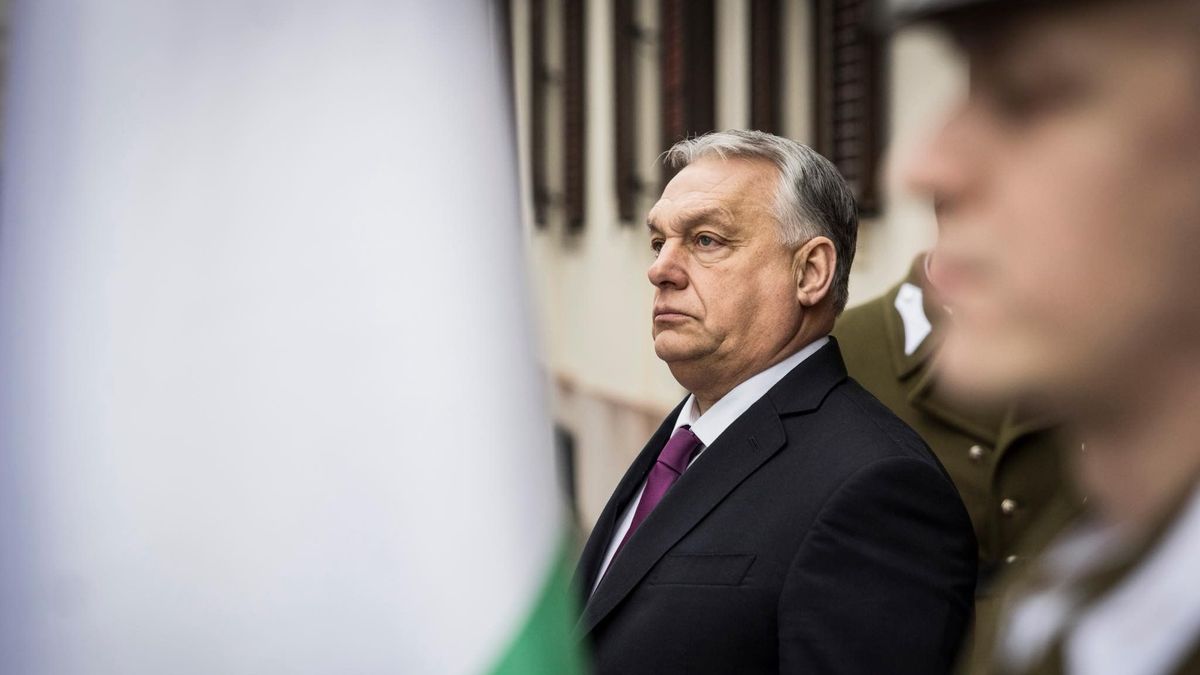 Hamarosan ünnepi beszédet mond Orbán Viktor a Kossuth téren, kövesse náluk élőben!