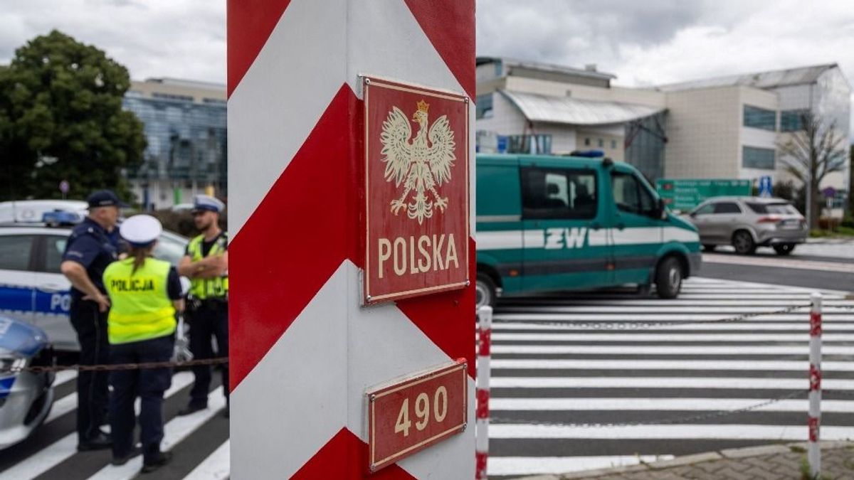 Lengyelország kerítést húz az ukrán határra