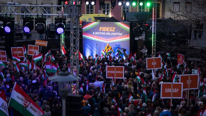 Orbán Viktor országjárás Esztergom
kampány
választás
Pataky Attila