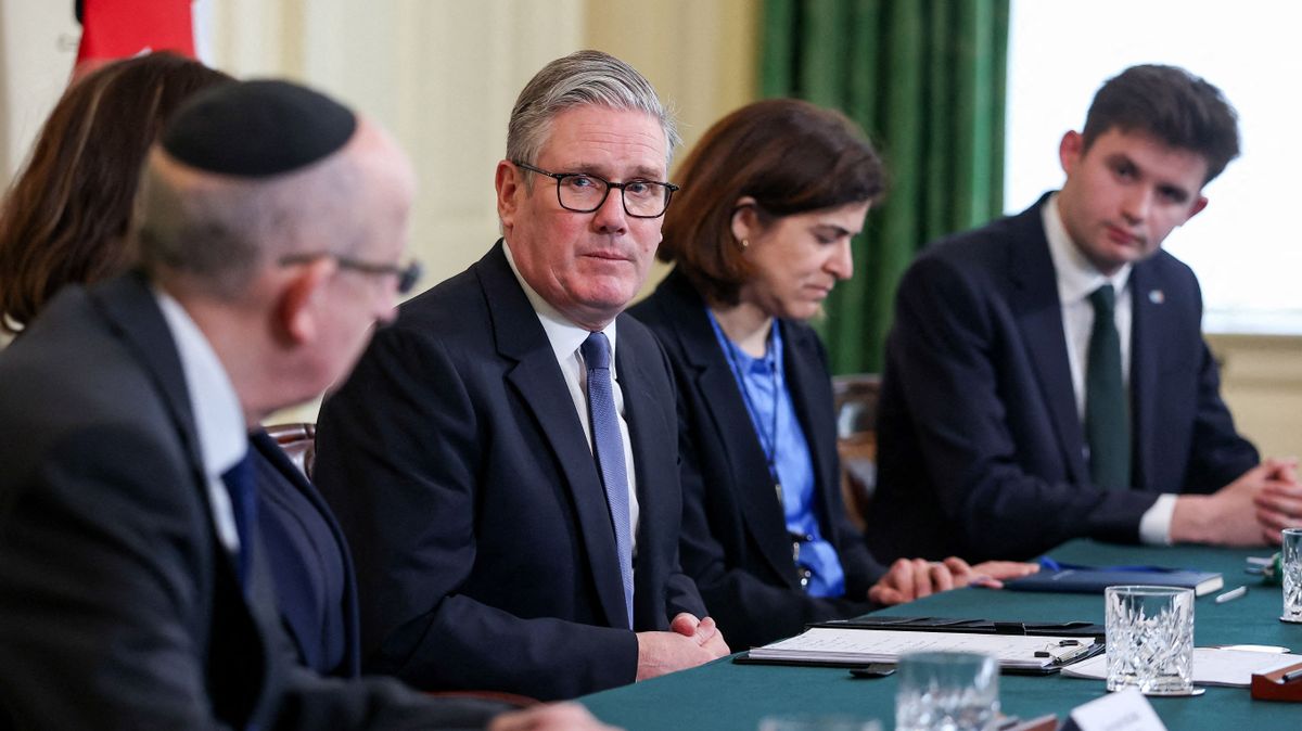 A londoni antiszemita támadás ellen tüntetnek