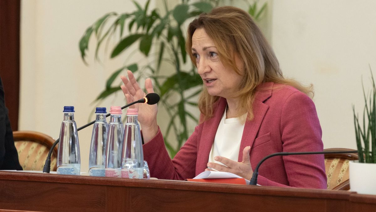 Menczer Tamás: Bujdosó Andreának az első dolga lenne, hogy a rezsicsökkentést eltörölje + videó