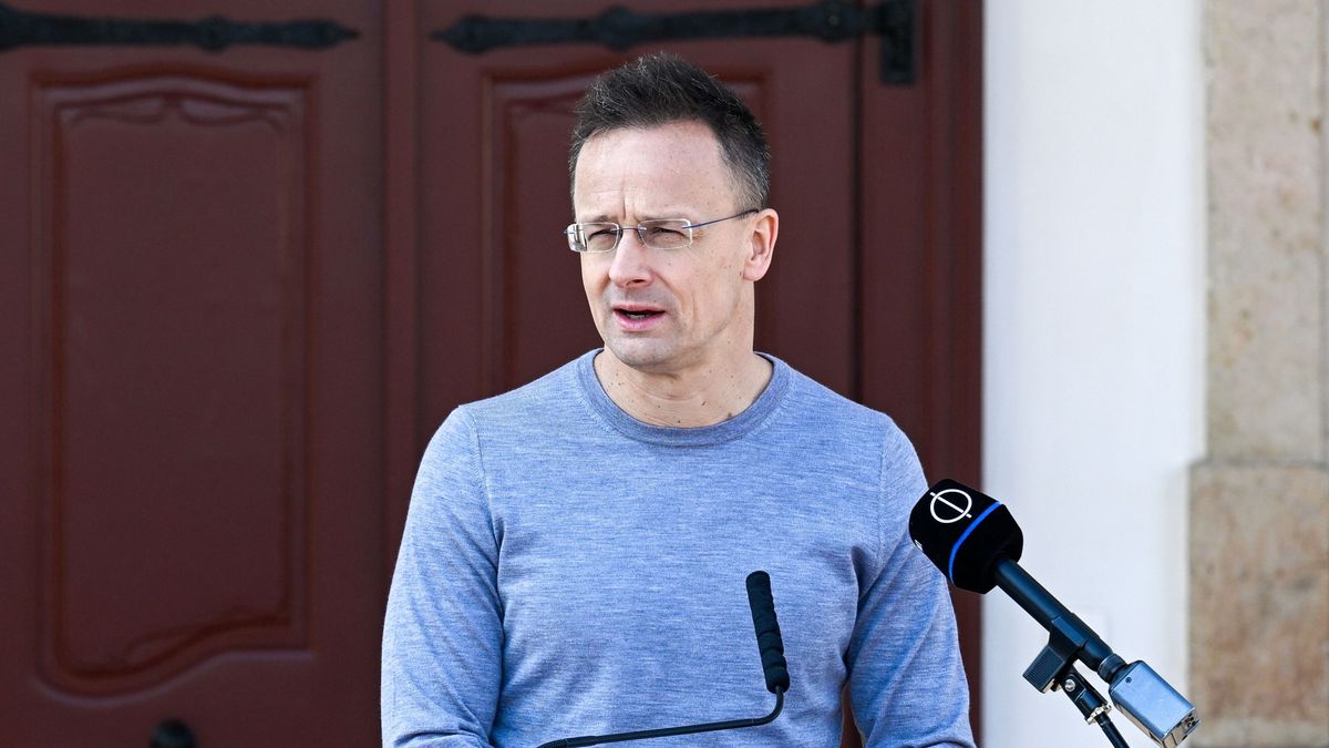 Szijjártó Péter is felszólal az ukrán nagykövetség előtt a pénteki tüntetésen