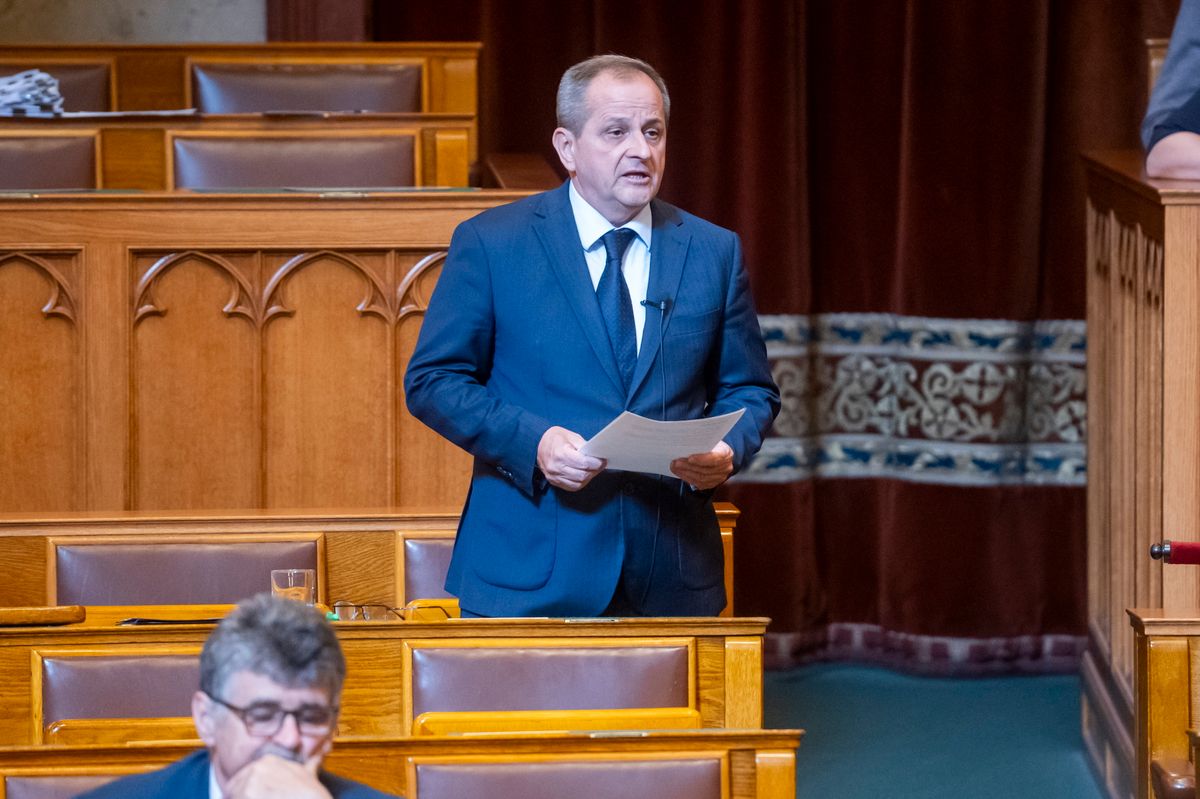 Budapest, 2025. május 19.
Budai Gyula, a Fidesz képviselője azonnali kérdést tesz fel az Országgyűlés plenáris ülésén 2025. május 19-én.
MTI/Balogh Zoltán