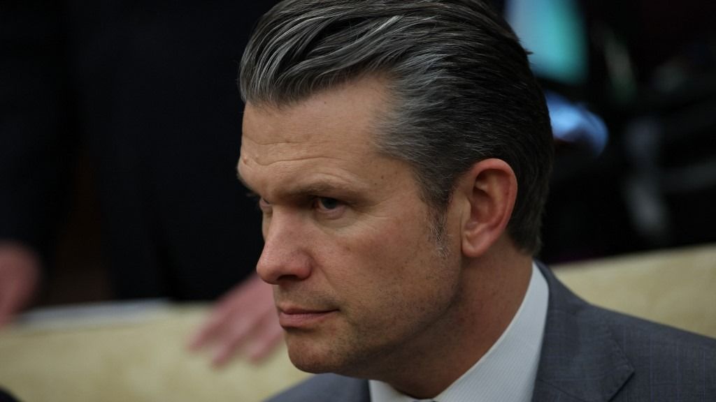 Pete Hegseth közölte, hogy az Egyesült Államok pusztító csapást mért egy iráni naszádra