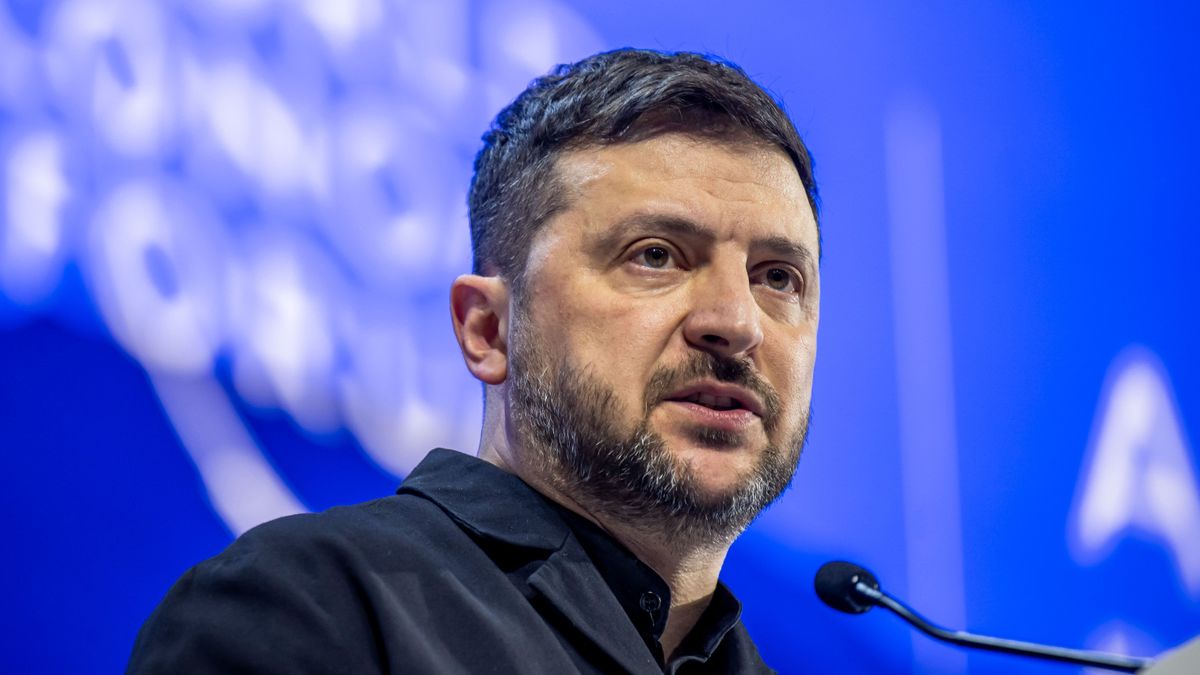 Davos, 2026. január 22.
Volodimir Zelenszkij ukrán elnök felszólal az 56. Világgazdasági Fórumon a svájci Davosban 2026. január 22-én. A január 23-ig tartó rendezvény mottója: A párbeszéd szelleme.
MTI/EPA/Keystone/Gian Ehrenzeller