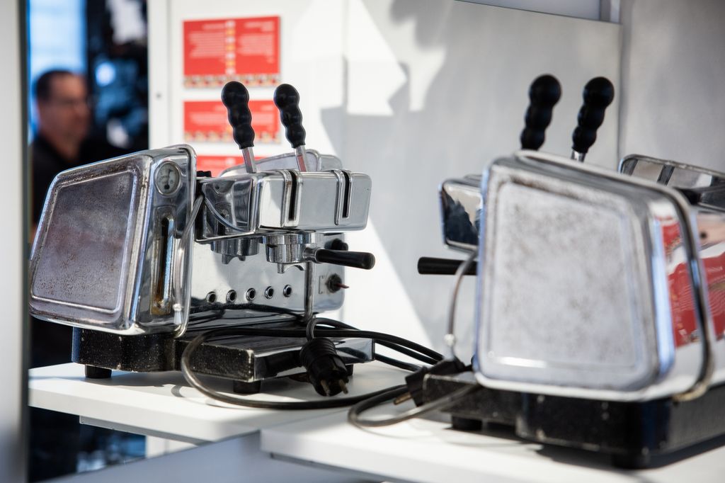 Fő a kávé kiállítás megnyitója