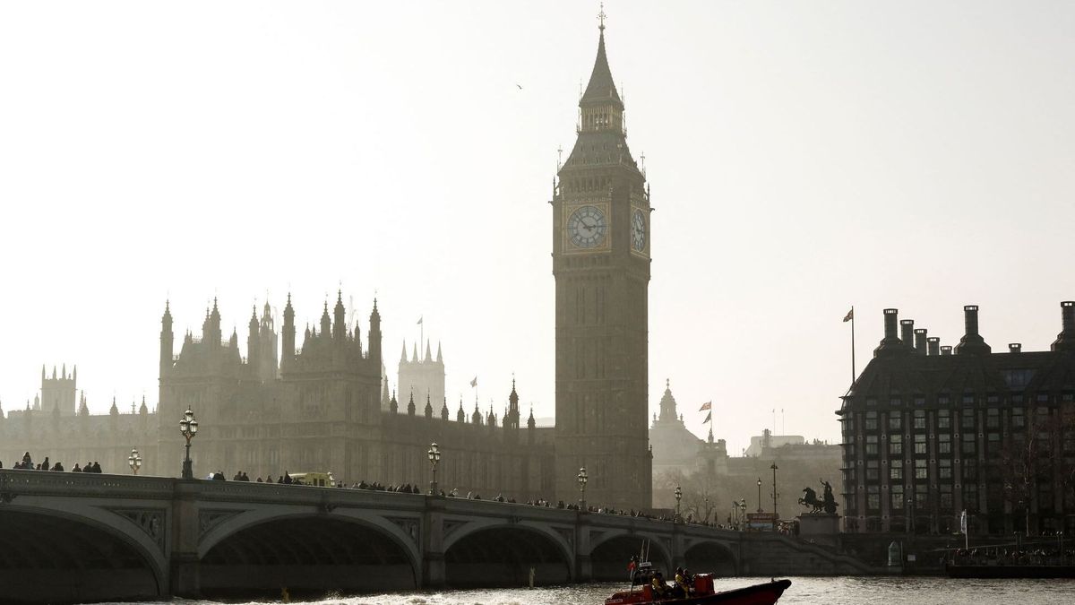 Kína javára kémkedhettek: három embert vett őrizetbe a brit terrorelhárítás