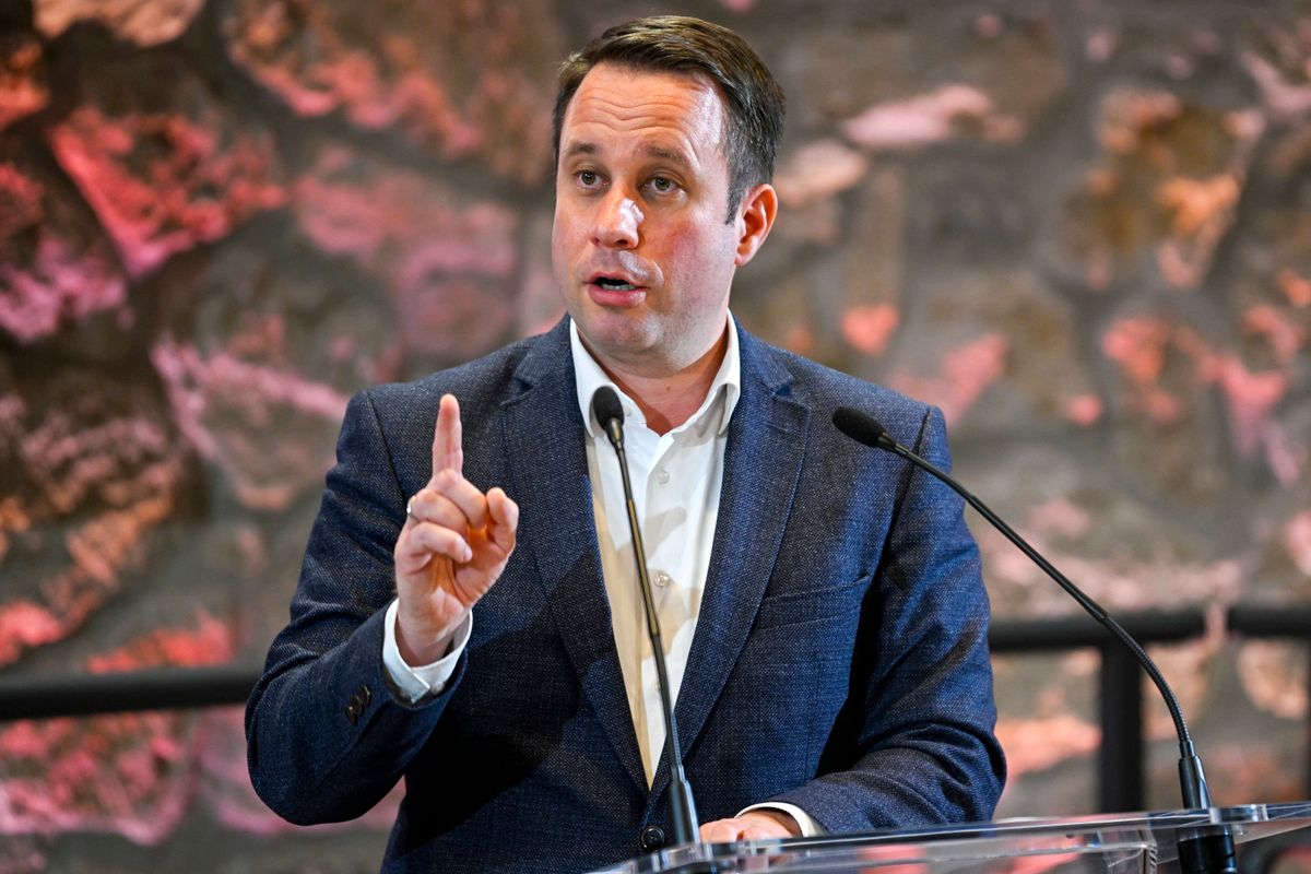 Budapest, 2026. március 27.
Dömötör Csaba, a Fidesz európai parlamenti képviselője beszédet mond az Újabb migrációs hullám küszöbén? című konferencián a Lónyay-Hatvany Villában 2026. március 27-én.
MTI/Purger Tamás