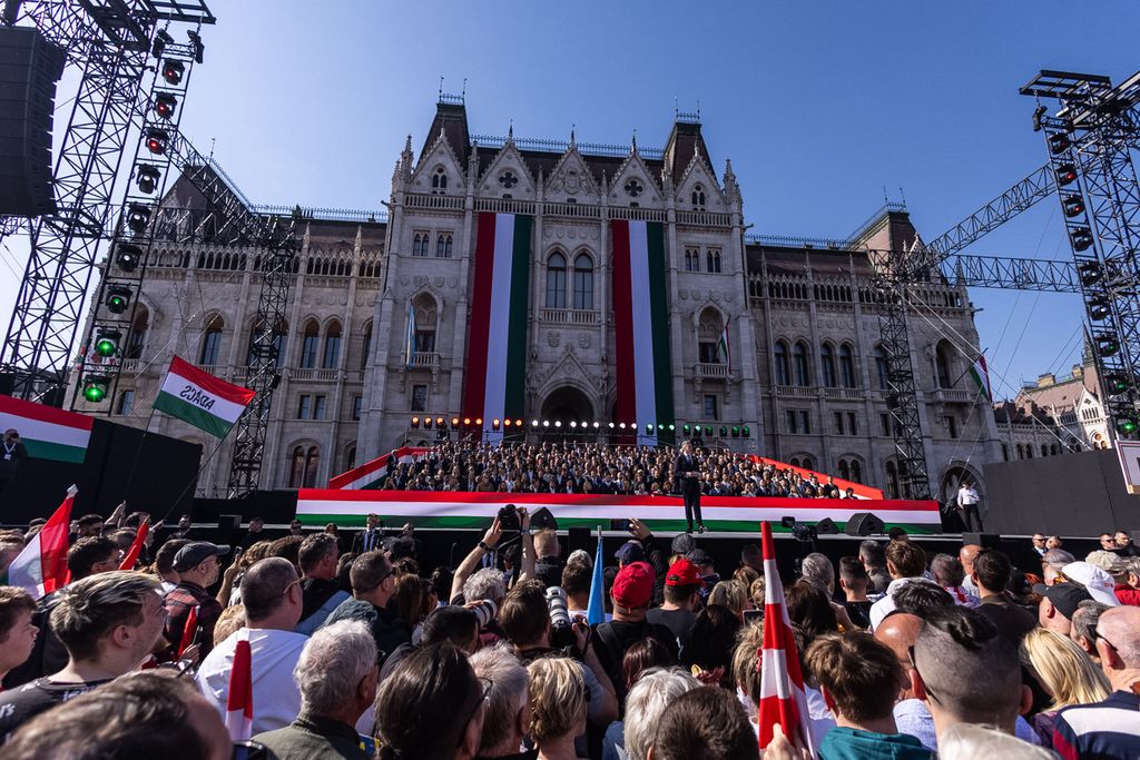 Kossuth tér március 15.
