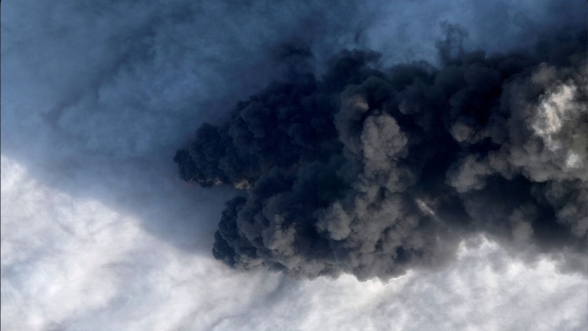 Lecsapott az ukrán hadsereg az orosz olajszektorra: kulcskikötők bénultak meg a Balti-tengernél