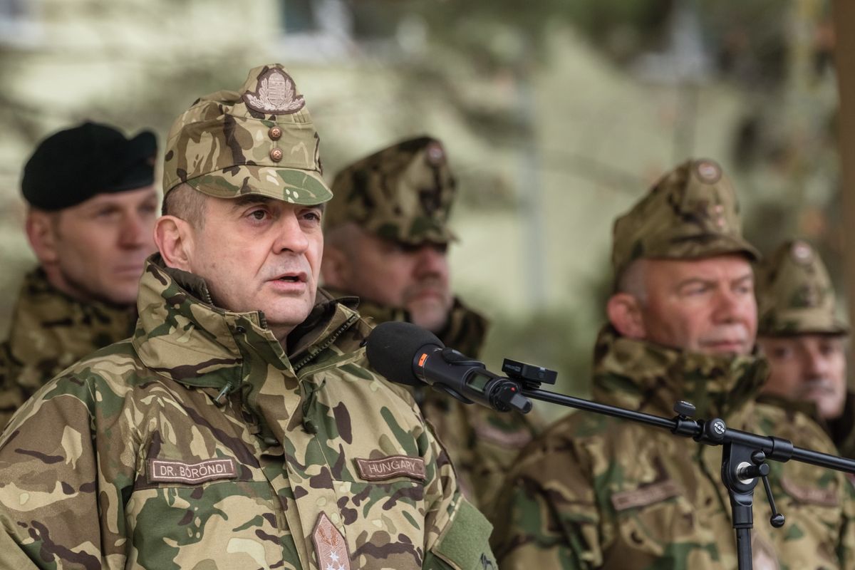 Böröndi Gábor: Kivonták Irakból az Erbílben szolgáló magyar katonákat (Fotó: Katona Tibor / MTI Fotószerkesztõség)