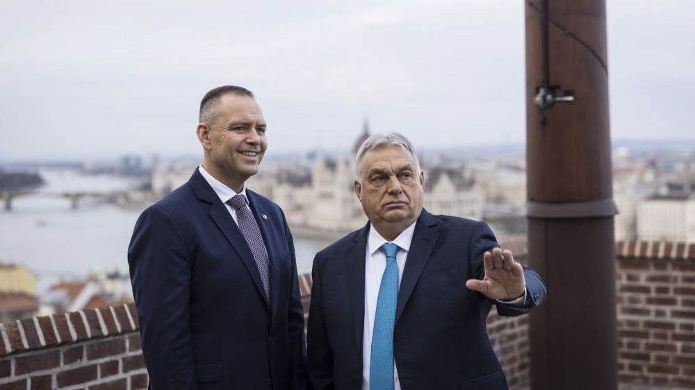 Tajtékzik Tusk a lengyel elnök budapesti útja miatt