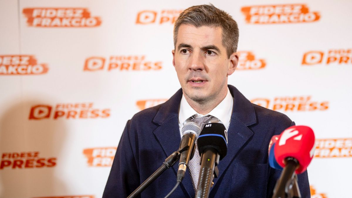 Gyöngyös, 2026. március 10.
Kocsis Máté, a Fidesz parlamenti frakcióvezetője a kormánypártok országjárásának gyöngyösi lakossági fóruma előtt tartott sajtótájékoztatón a Mátra Múzeumban 2026. március 10-én.
MTI/Komka Péter