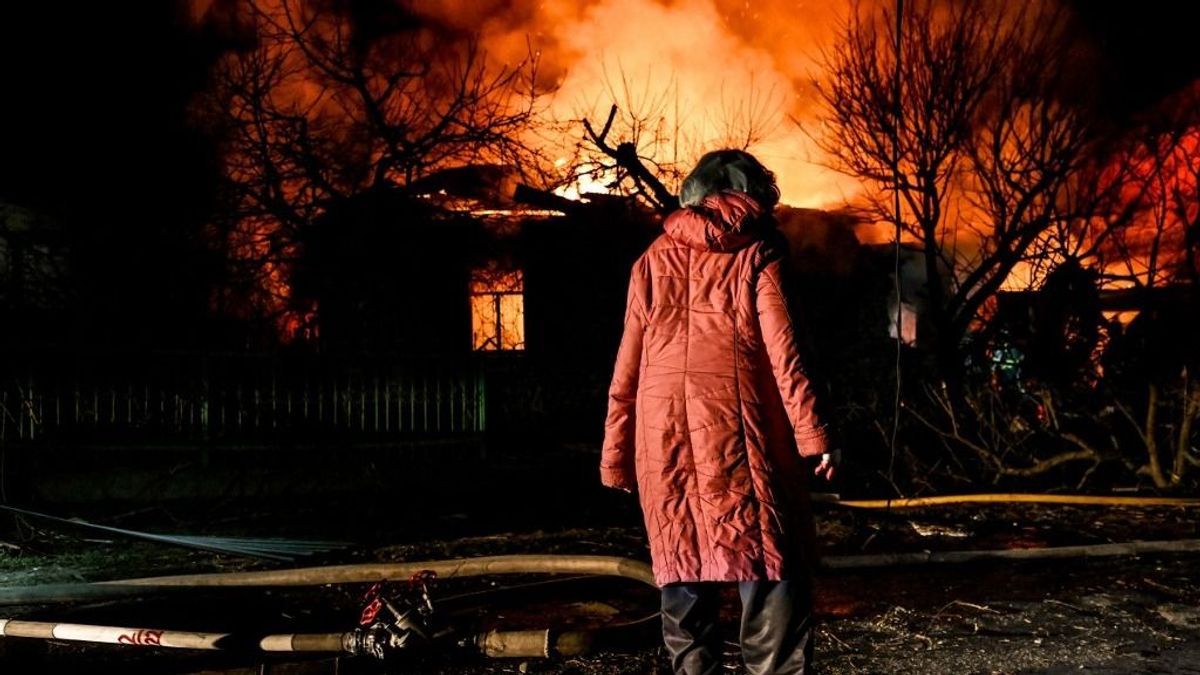 Brutális orosz támadás: lángoló otthonok, sebesült civilek Ukrajnában + videó